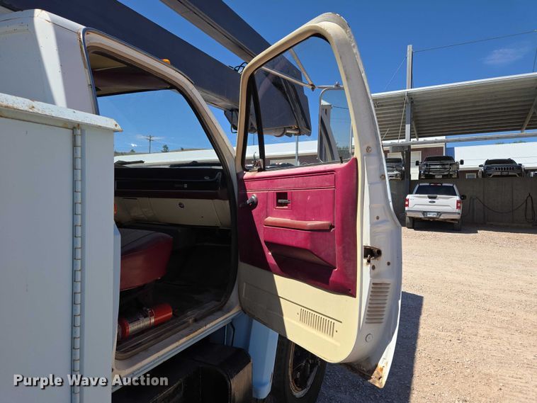 image for item ER1571 1981 GMC C7500 bucket truck