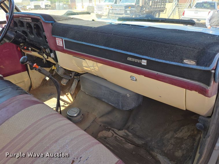 image for item ER1571 1981 GMC C7500 bucket truck