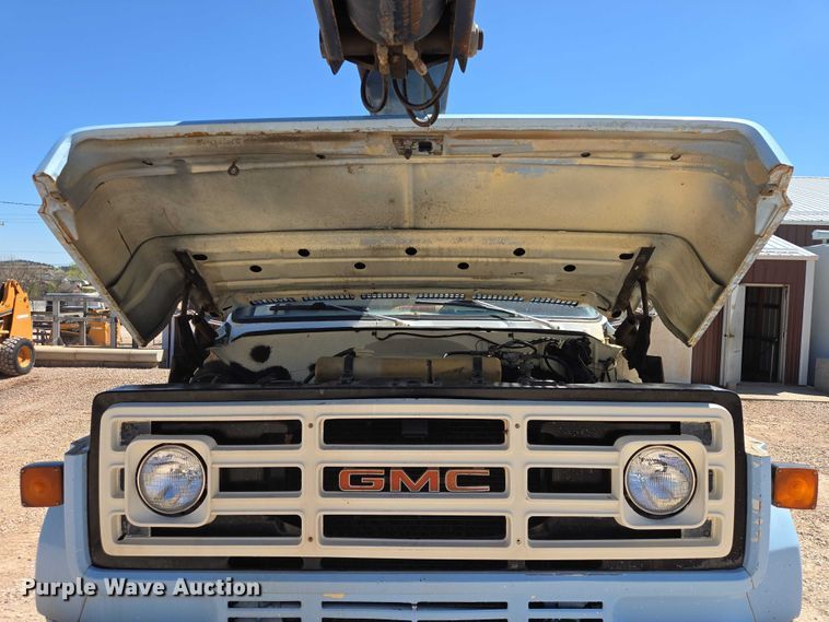 image for item ER1571 1981 GMC C7500 bucket truck
