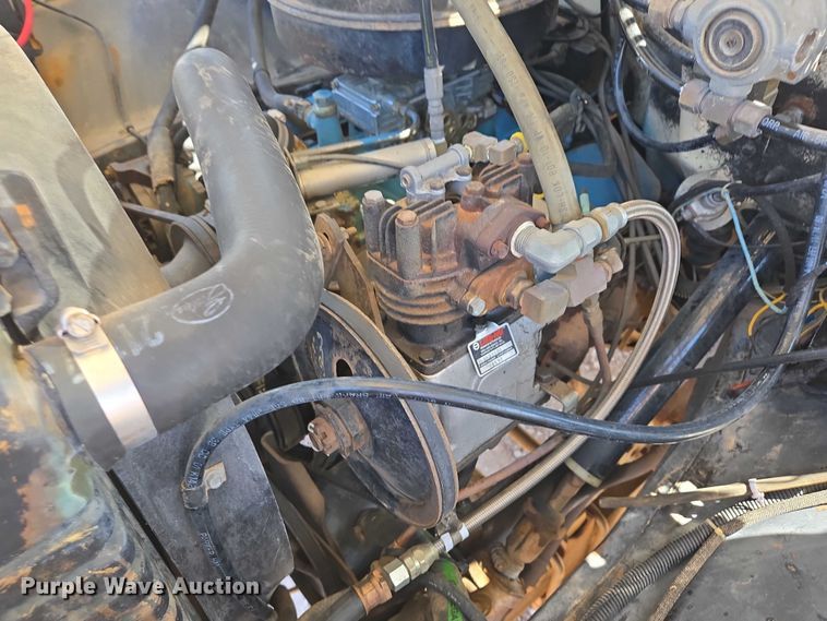 image for item ER1571 1981 GMC C7500 bucket truck