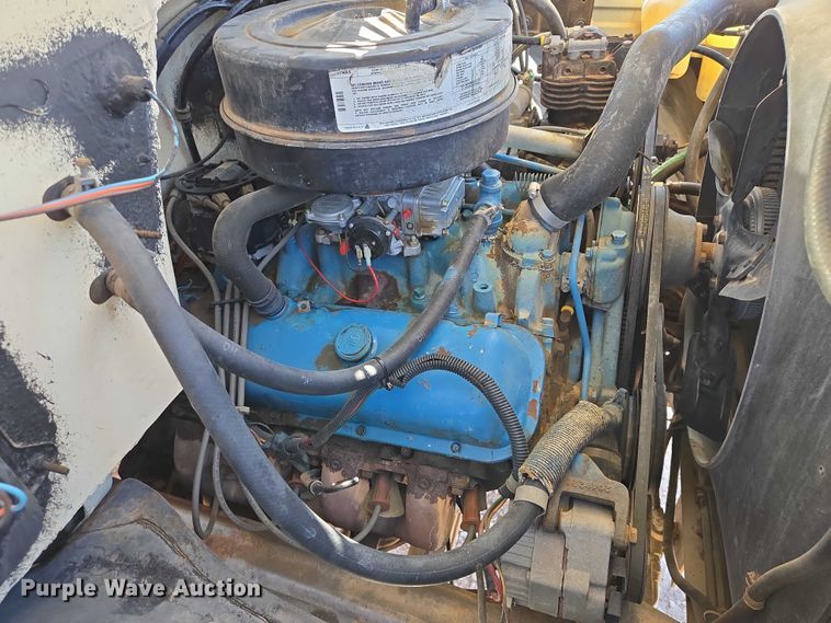 image for item ER1571 1981 GMC C7500 bucket truck
