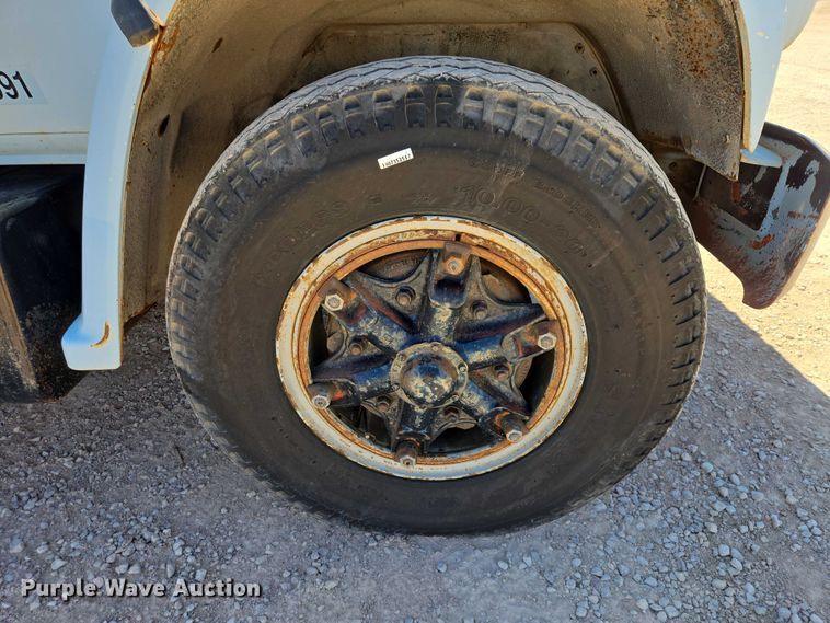 image for item ER1571 1981 GMC C7500 bucket truck