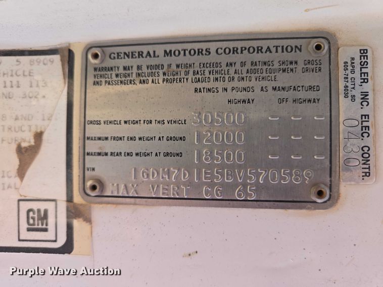 image for item ER1571 1981 GMC C7500 bucket truck