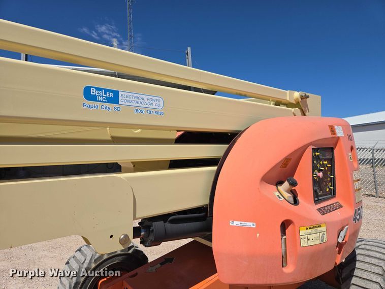 image for item ER1572 2008 JLG 450AJ boom lift