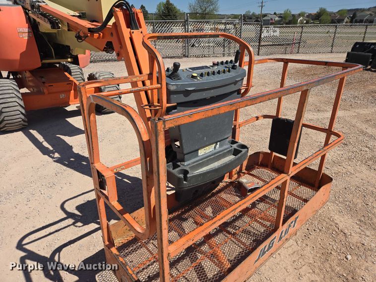 image for item ER1572 2008 JLG 450AJ boom lift