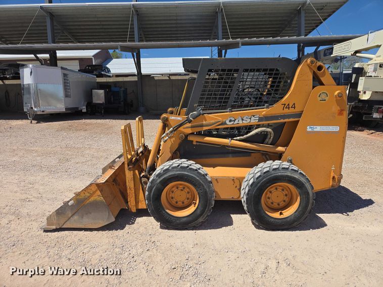 image for item ER1574 2006 Case 435 skid steer loader