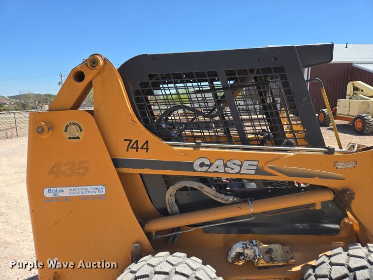 image for item ER1574 2006 Case 435 skid steer loader