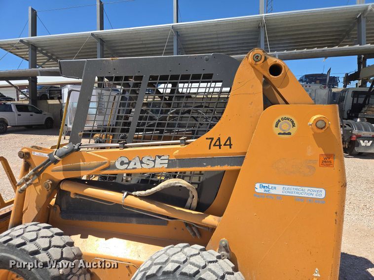 image for item ER1574 2006 Case 435 skid steer loader
