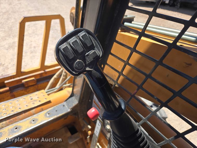 image for item ER1574 2006 Case 435 skid steer loader