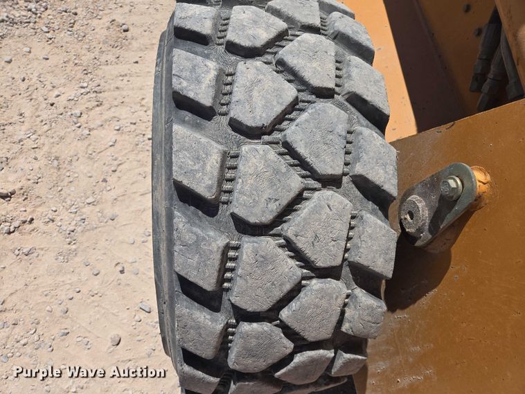 image for item ER1574 2006 Case 435 skid steer loader
