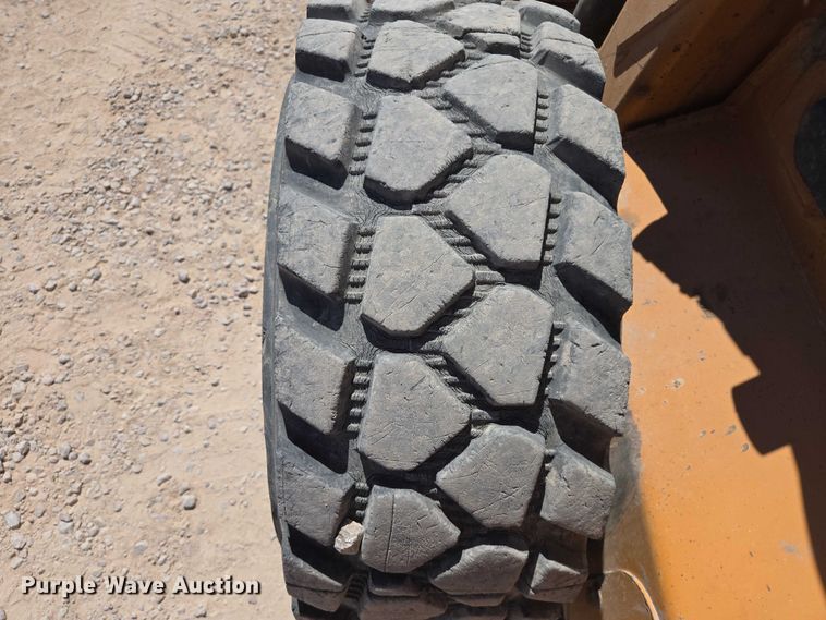 image for item ER1574 2006 Case 435 skid steer loader