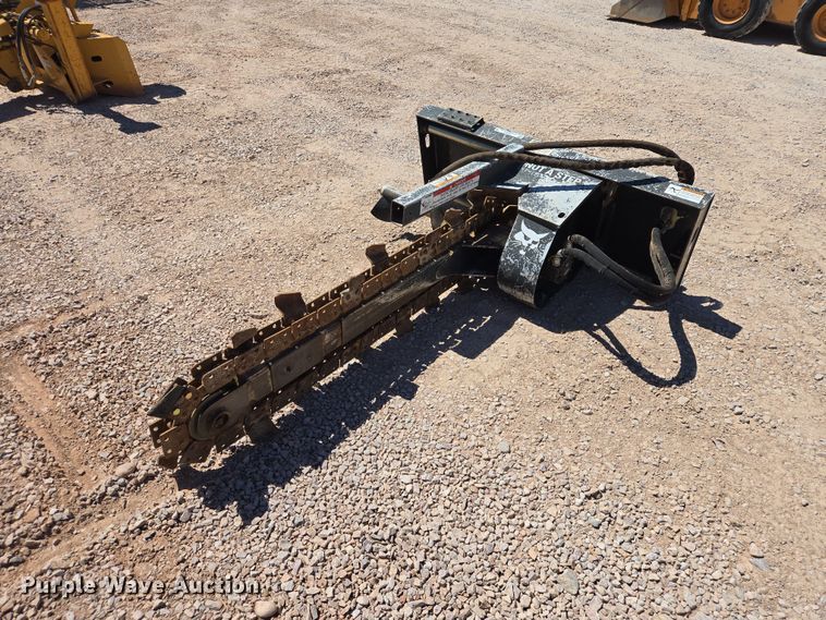 image for item ER1577 2015 Bobcat LT313 skid steer trencher
