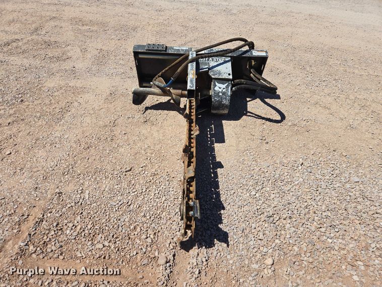 image for item ER1577 2015 Bobcat LT313 skid steer trencher