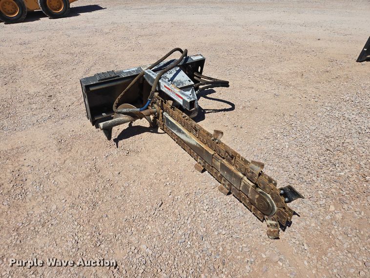 image for item ER1577 2015 Bobcat LT313 skid steer trencher