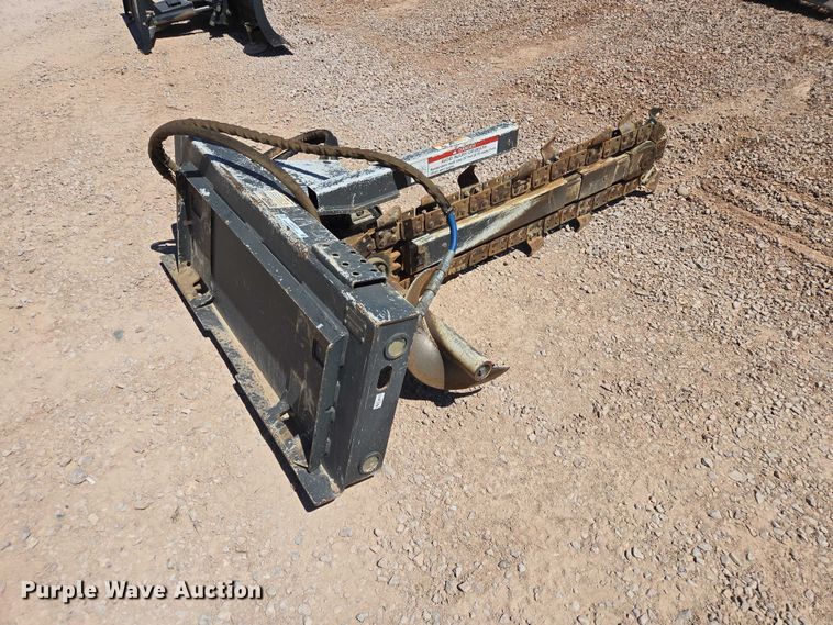 image for item ER1577 2015 Bobcat LT313 skid steer trencher
