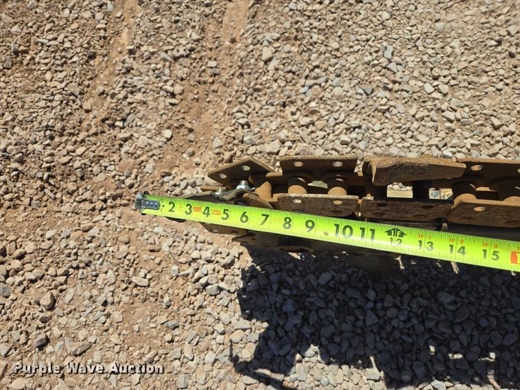 image for item ER1577 2015 Bobcat LT313 skid steer trencher