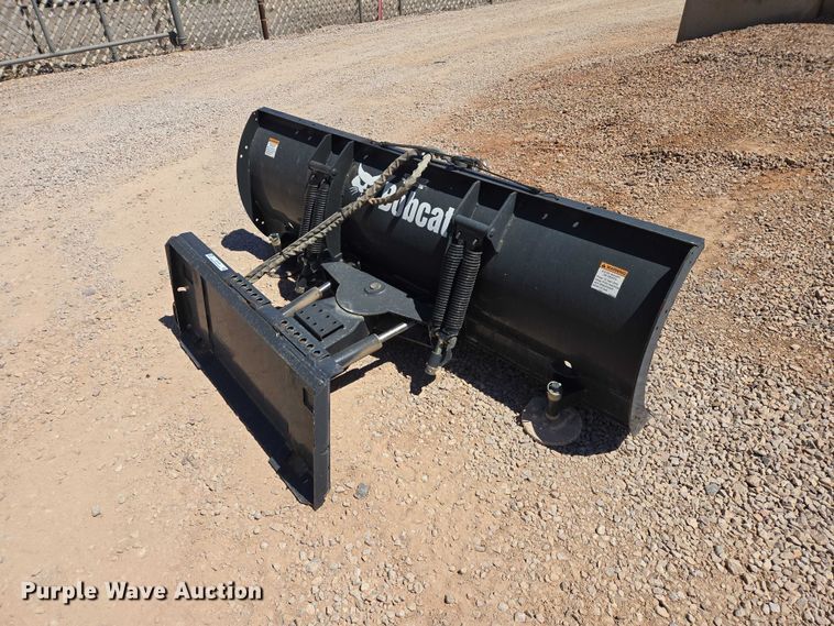 image for item ER1578 2010 Bobcat 84 Snow Blade skid steer snow plow