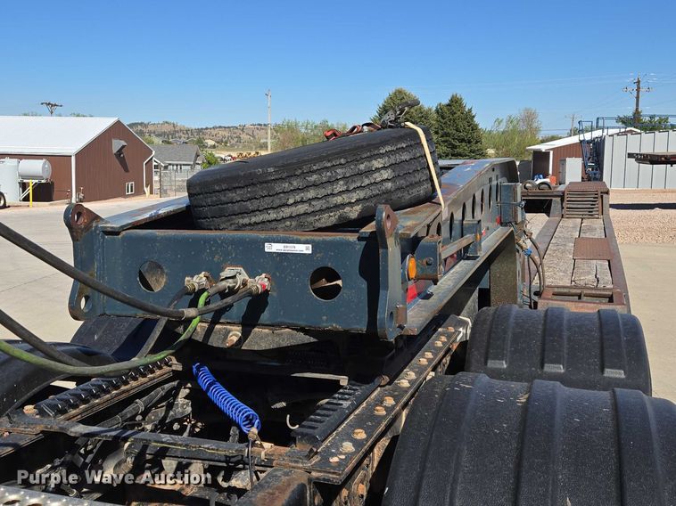 image for item ER1579 1990 Aspen lowboy equipment trailer