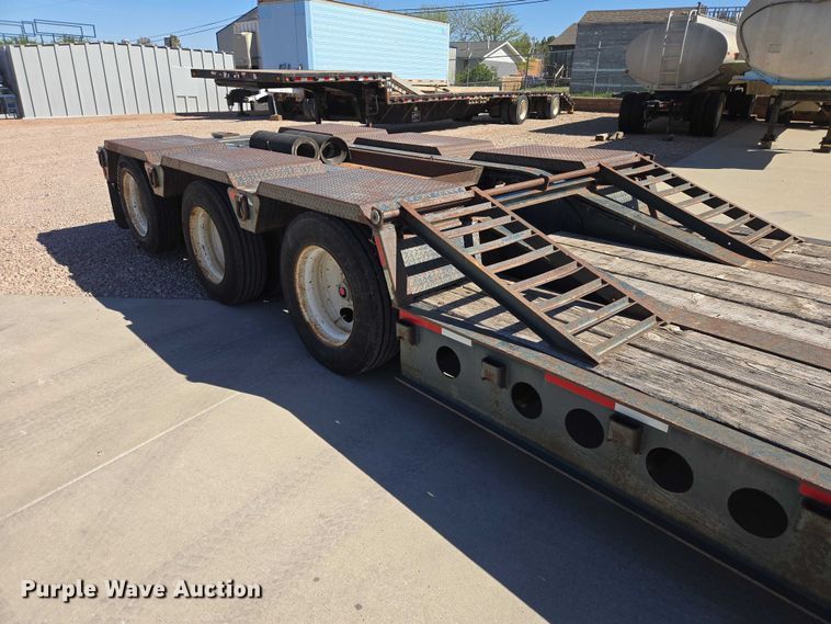 image for item ER1579 1990 Aspen lowboy equipment trailer