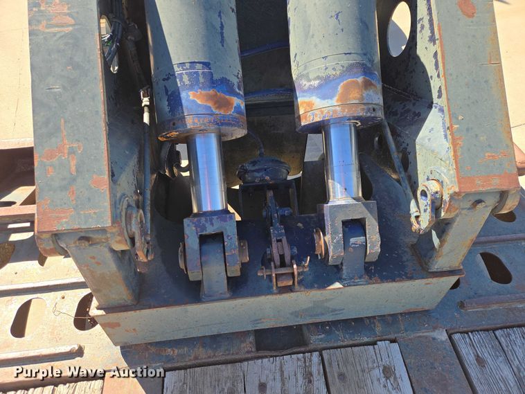 image for item ER1579 1990 Aspen lowboy equipment trailer