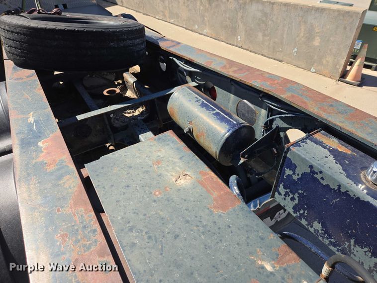 image for item ER1579 1990 Aspen lowboy equipment trailer