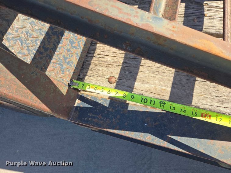 image for item ER1579 1990 Aspen lowboy equipment trailer