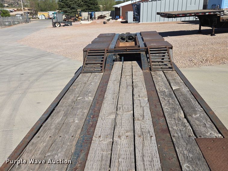 image for item ER1579 1990 Aspen lowboy equipment trailer