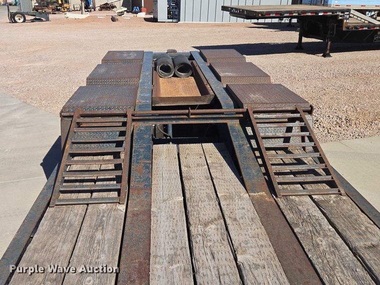 image for item ER1579 1990 Aspen lowboy equipment trailer