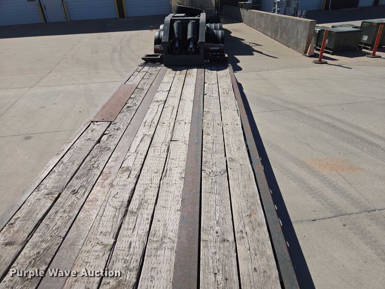 image for item ER1579 1990 Aspen lowboy equipment trailer