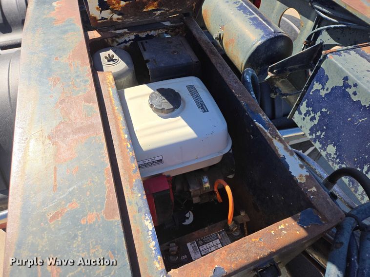 image for item ER1579 1990 Aspen lowboy equipment trailer