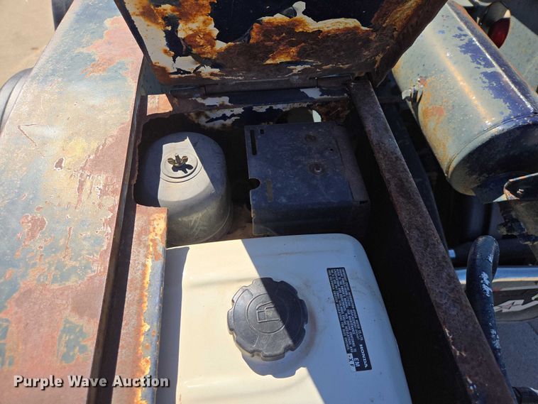 image for item ER1579 1990 Aspen lowboy equipment trailer
