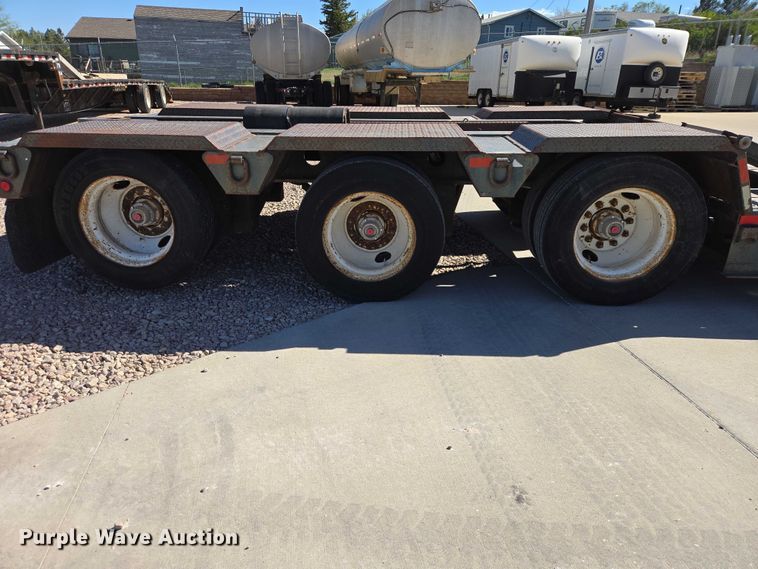 image for item ER1579 1990 Aspen lowboy equipment trailer