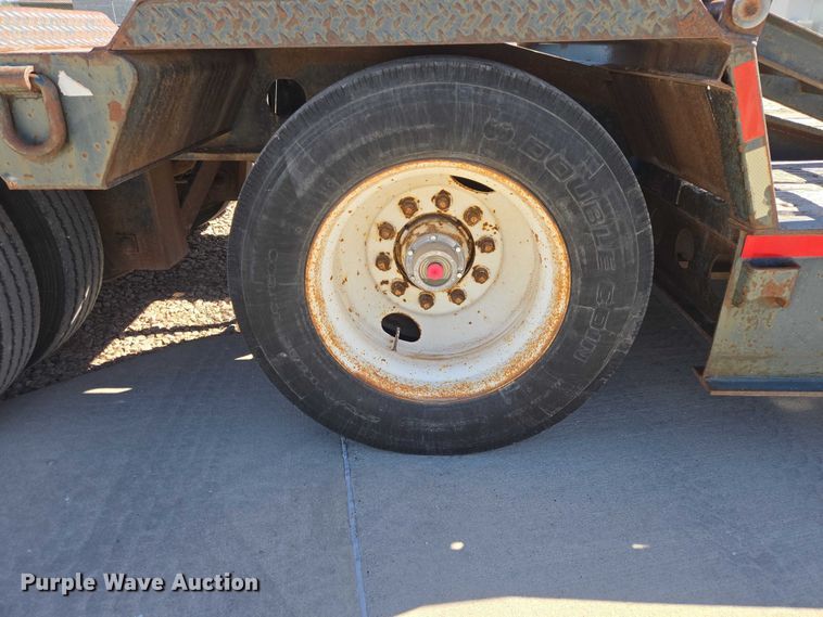 image for item ER1579 1990 Aspen lowboy equipment trailer