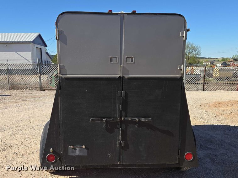 image for item ER1581 1991 CMWC Dynasty livestock trailer