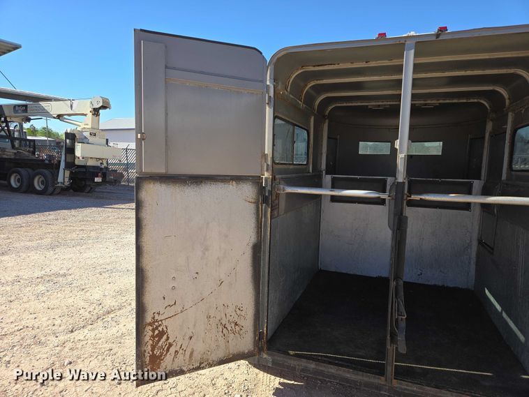 image for item ER1581 1991 CMWC Dynasty livestock trailer