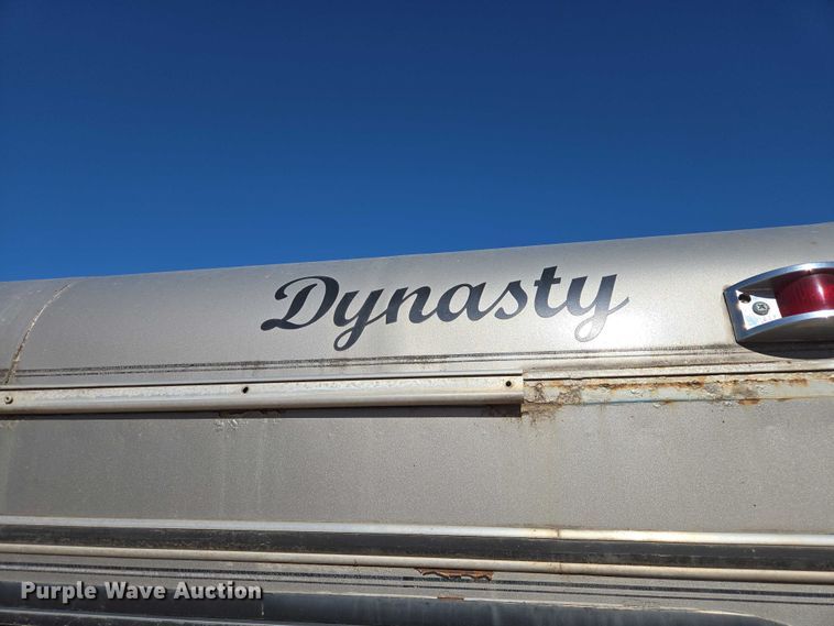 image for item ER1581 1991 CMWC Dynasty livestock trailer
