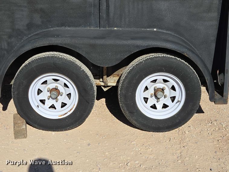 image for item ER1581 1991 CMWC Dynasty livestock trailer