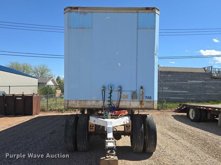 image for item ER1582 1975 American Trailers dry van trailer