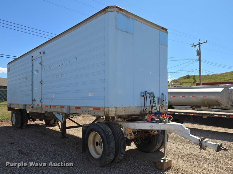 image for item ER1582 1975 American Trailers dry van trailer