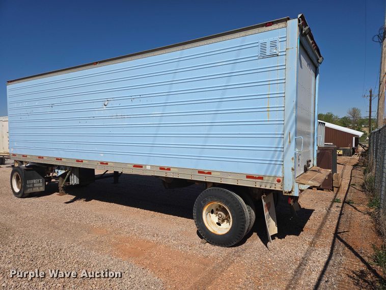 image for item ER1582 1975 American Trailers dry van trailer