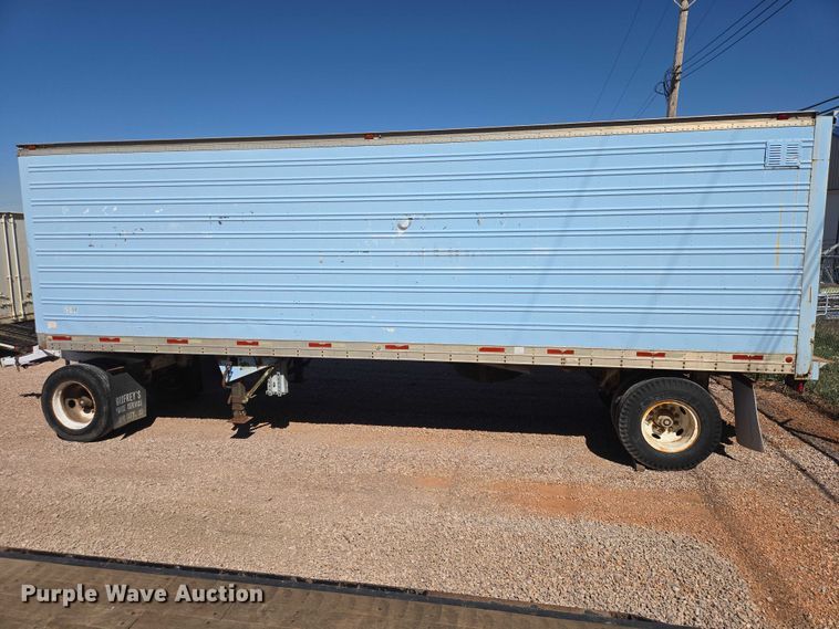 image for item ER1582 1975 American Trailers dry van trailer