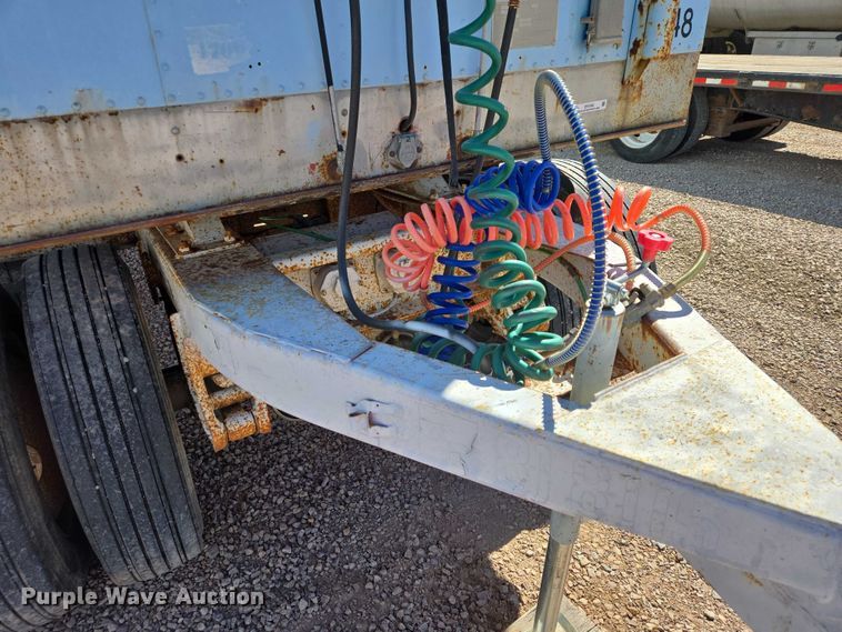 image for item ER1582 1975 American Trailers dry van trailer