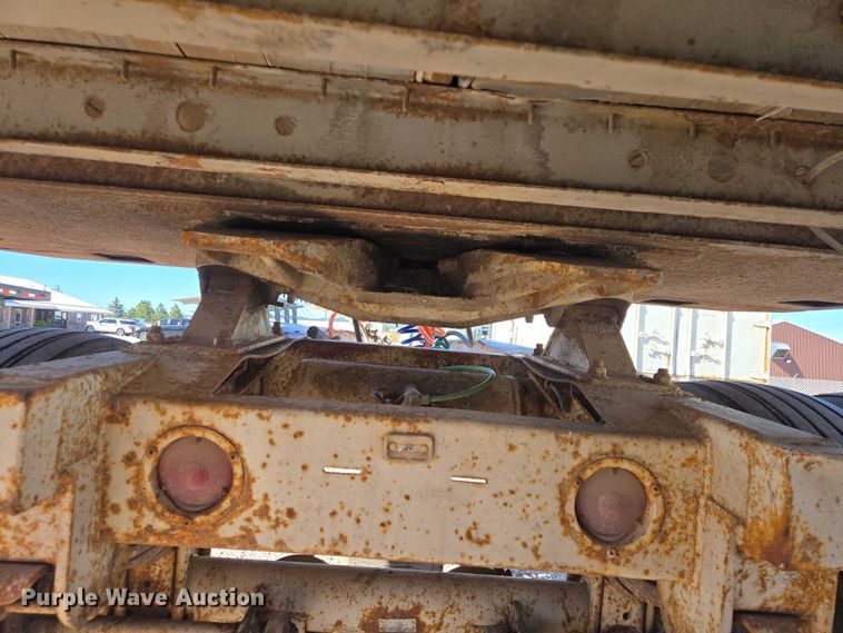 image for item ER1582 1975 American Trailers dry van trailer