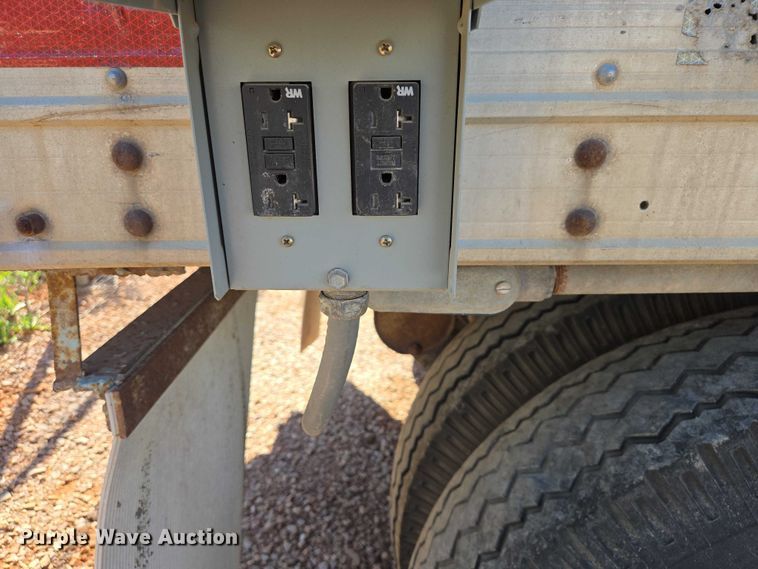 image for item ER1582 1975 American Trailers dry van trailer