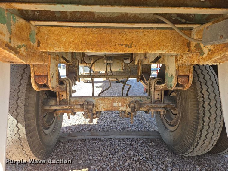 image for item ER1582 1975 American Trailers dry van trailer