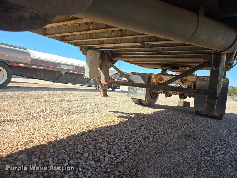 image for item ER1582 1975 American Trailers dry van trailer