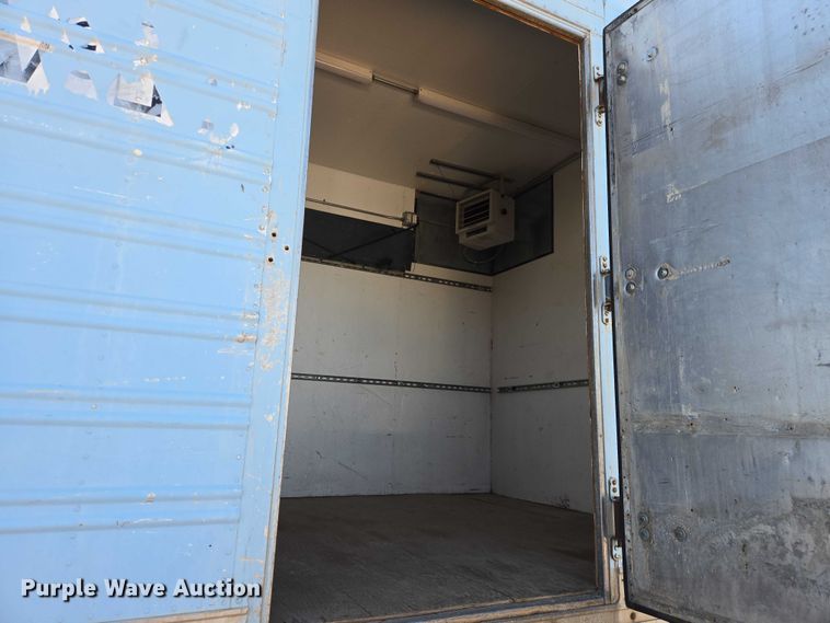 image for item ER1582 1975 American Trailers dry van trailer