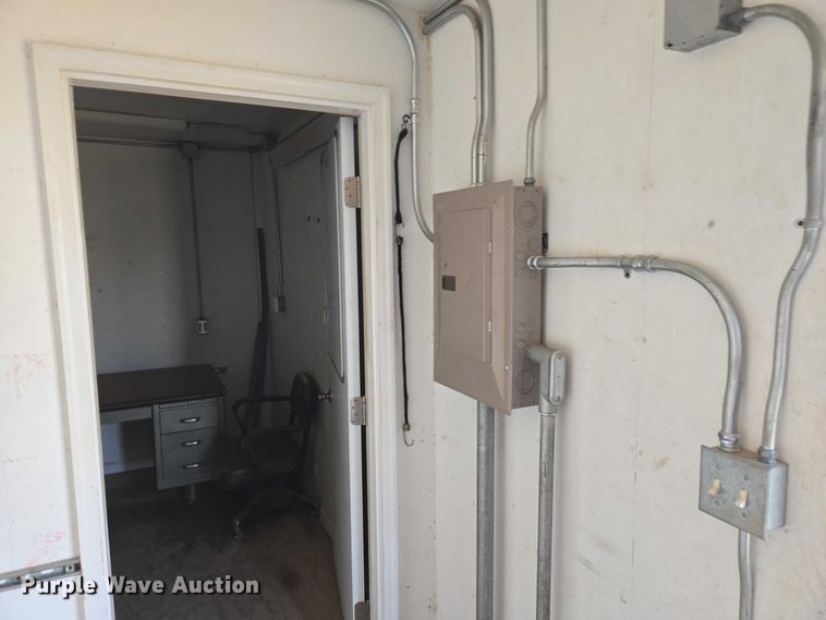 image for item ER1582 1975 American Trailers dry van trailer