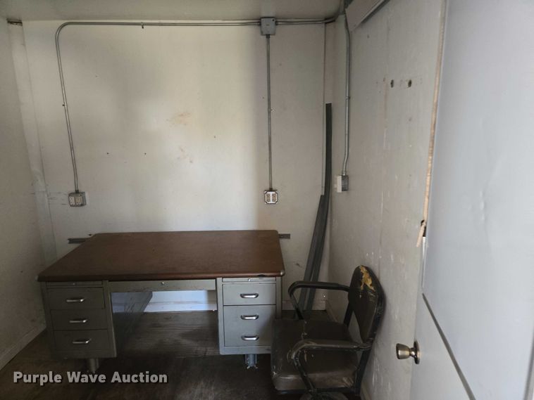 image for item ER1582 1975 American Trailers dry van trailer