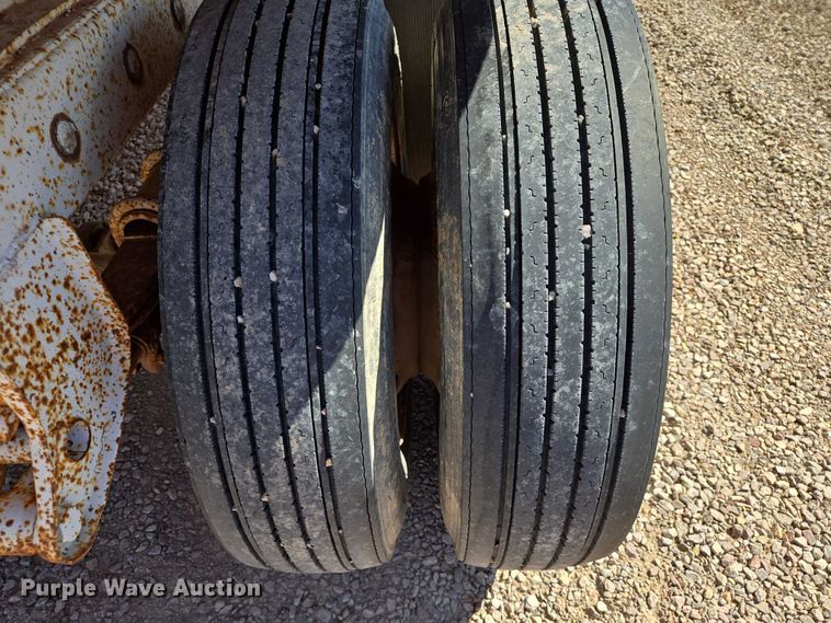 image for item ER1582 1975 American Trailers dry van trailer